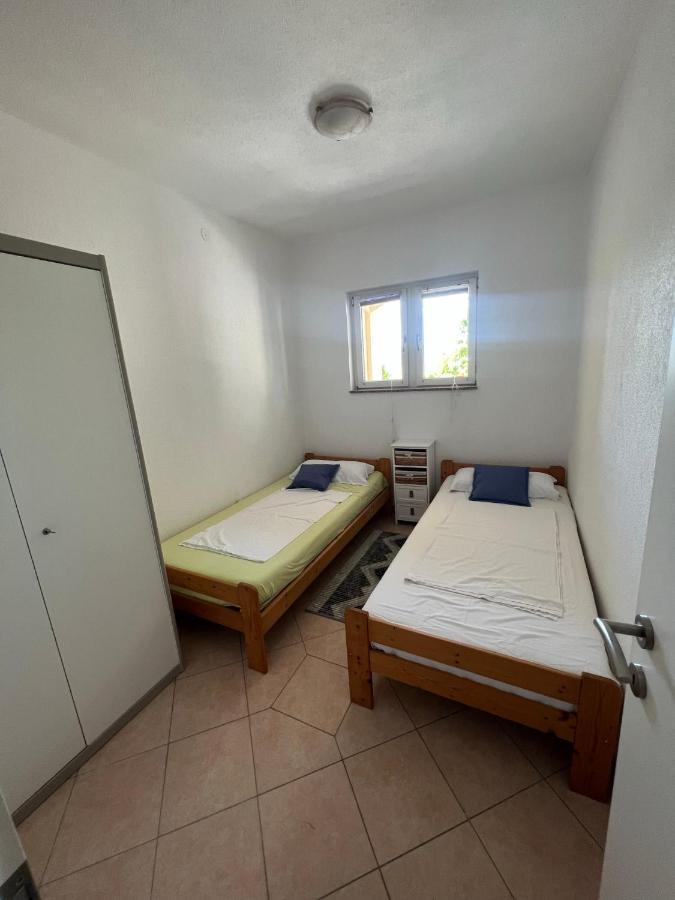 Casa Mare Rtina Garten Zwei Baeder Eg Exteriör bild